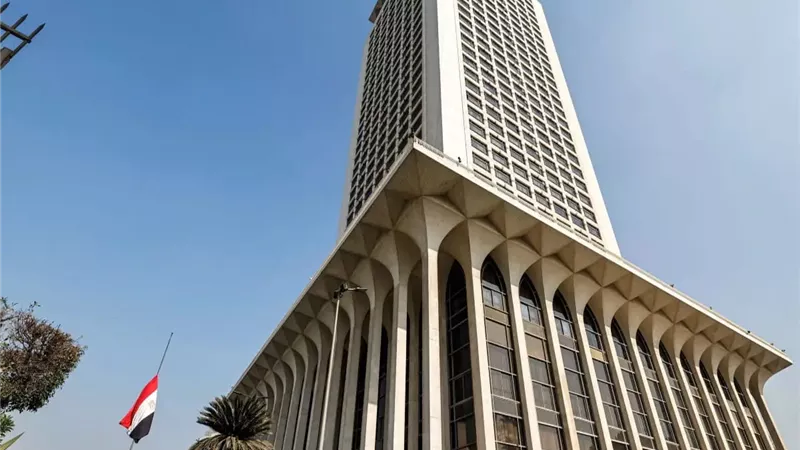 قرار جمهوري بتعيين محمد مختار الملا سفيرًا فوق العادة