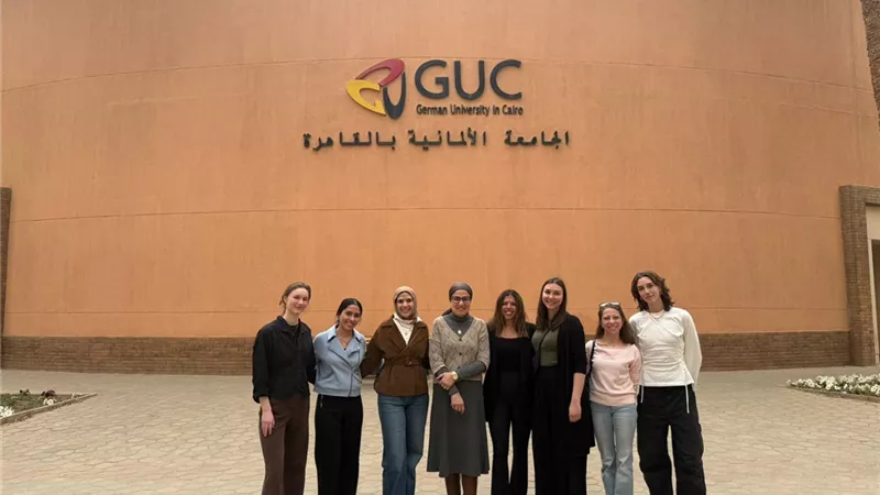 تعاون مصري ألماني في التحليل الدوائي داخل معامل صيدلة GUC