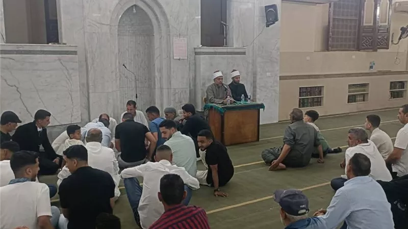 أوقاف دمياط تناقش آليات تعزيز الترابط الأسري في العصر الرقمي