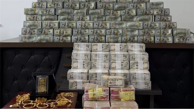 بينها ذهب وأسلحة و10 ملايين دولار.. تفاصيل أصول وممتلكات وكيل وزارة النفط