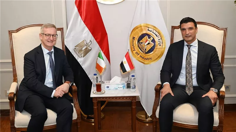 وزيرالصناعة يبحث مع سفير أيرلندا توسيع الاستثمارونقل التكنولوجيا الصناعية لمصر