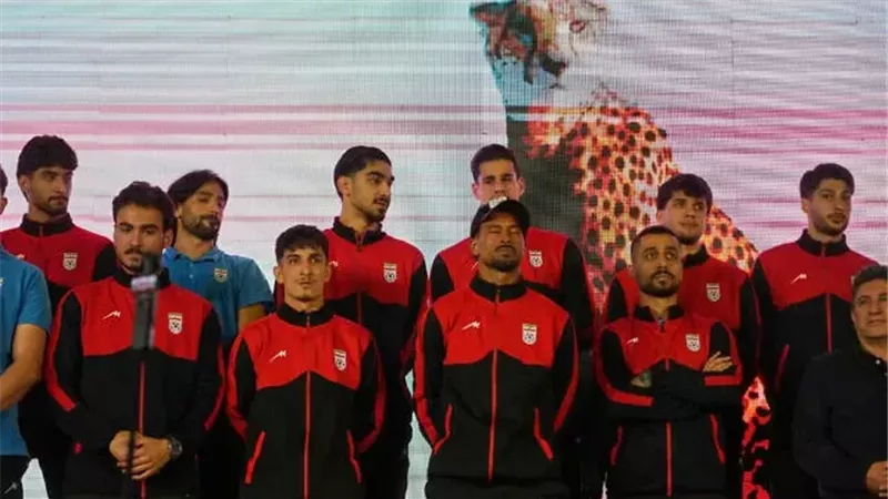 وسط تأخر التأشيرات الأمريكية..منتخب إيران يصل المكسيك استعدادًا للمونديال