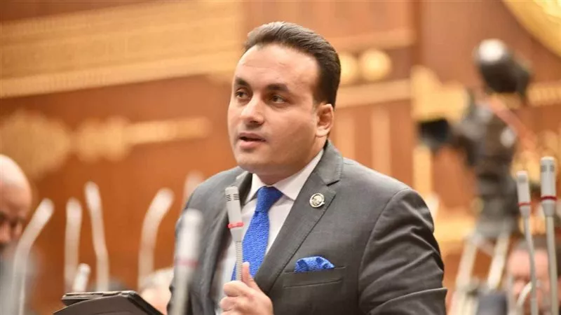 عمرو فهمي يدعو لتسريع مشروعات التنمية بالمحلة الكبرى وتحسين البنية التحتية