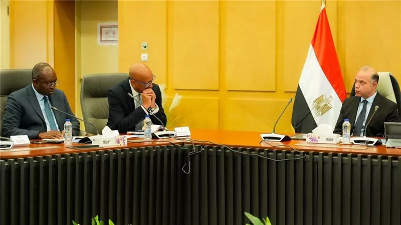 وزير الاستثمار يبحث مع مؤسسة التمويل الدولية تطوير بيئة الأعمال الرقمية