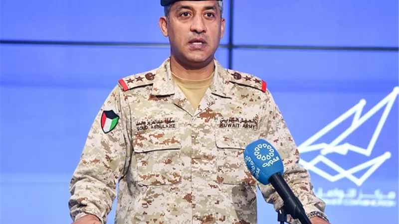 الجيش الكويتي: رصد 13 صاروخًا و17 مسيرة معادية داخل الأجواء واعتراضها بنجاح