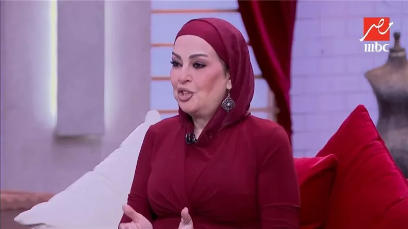من التجارة إلى عالم الألوان.. الفنانة التشكيلية فاتن جلال: الفن غير حياتي كلها
