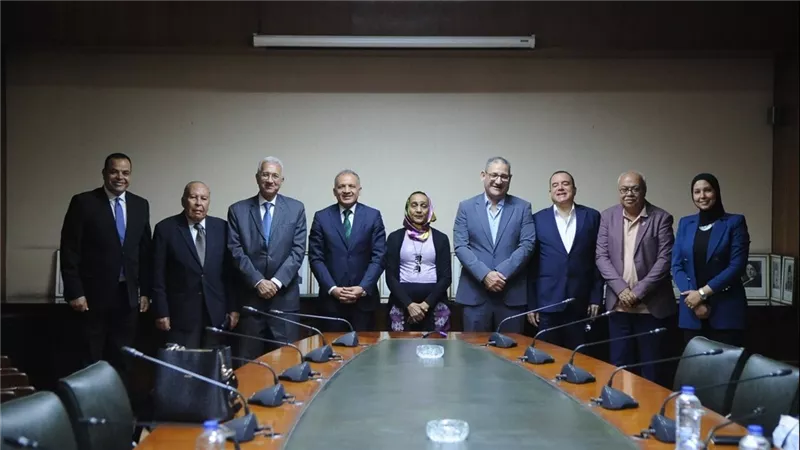 د. محمد فايز فرحات يقود أول اجتماع لاتحاد الصحفيين الأفارقة ويكشف خطة المرحلة المقبلة