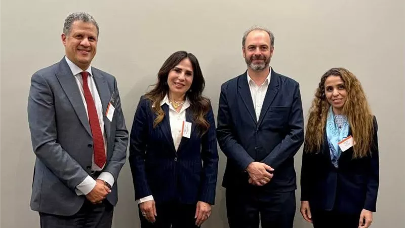 وزيرة الإسكان تبحث التخطيط العمراني مع شركة بريطانية بمؤتمر لندن