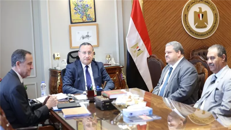 وزير التعليم العالي يبحث مع رئيس الهيئة المصرية لضمان الجودة والاعتماد 