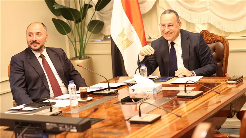 وزير التعليم العالي يكلف بإطلاق قوافل طبية داخل وخارج مصر