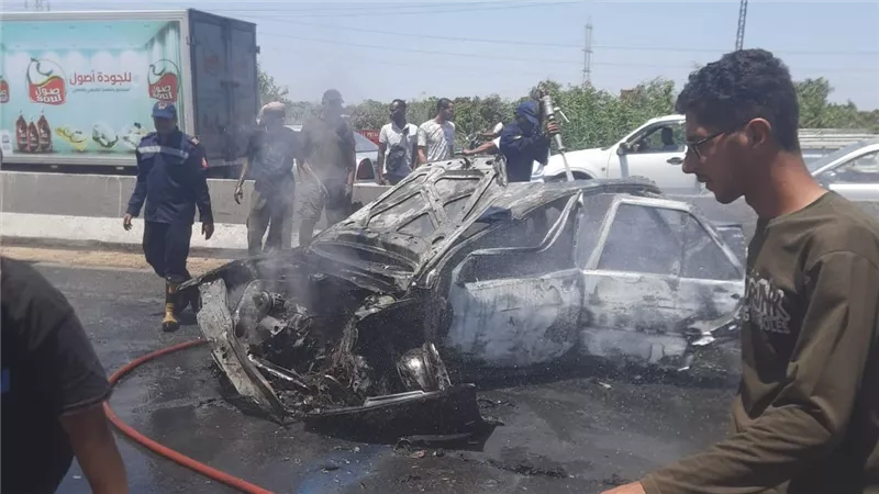 إصابة 8 أشخاص إثر انقلاب سيارة ملاكي على كوبري المستقبل بالإسماعيلية وتفحمها