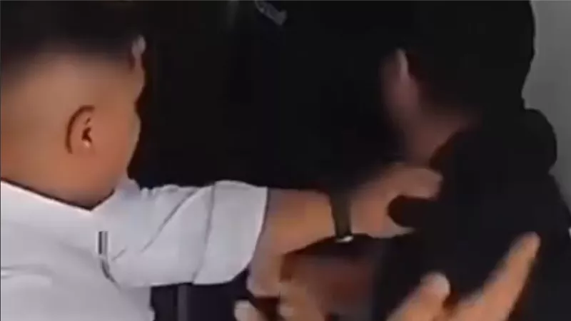 صاحب كافيه يعتدي على عامل طالب.. والأجهزة الأمنية تفحص الواقعة بالجيزة