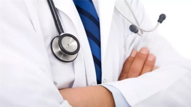 كيف يمكن اكتشاف العيادات غير المرخصة ومعايير اختيار الطبيب الخاص