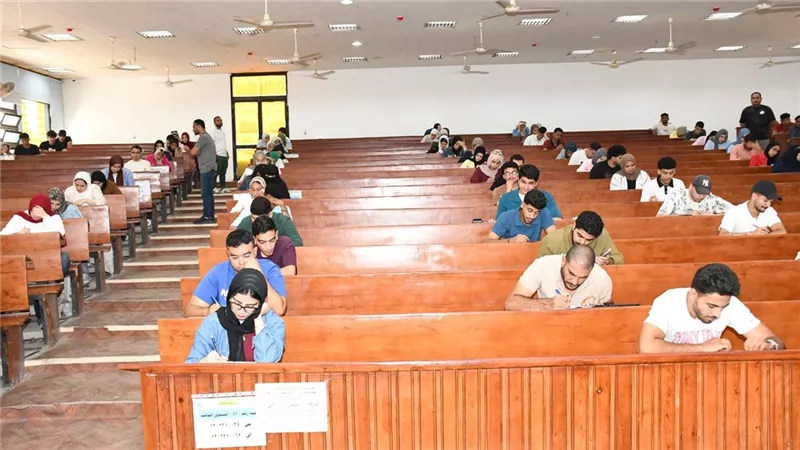 انتظام امتحانات نهاية العام بجامعات عين شمس وقناة السويس والمنيا