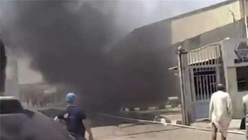 السيطرة على حريق داخل مصنع سيارات ببرج العرب دون إصابات