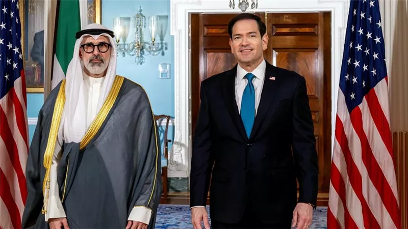وزيرا خارجية أمريكا والكويت يبحثان الاعتداءات الإيرانية المتكررة 