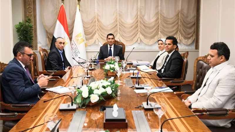 وزير الرياضة يعقد اجتماع لمناقشة جاهزية الشركات الطبية 