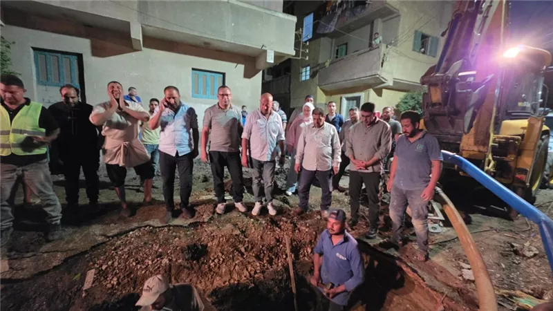 مياه المنوفية تنهى إصلاح عطل خط مياه 500 ملليGRP بقطر 20 بوصة