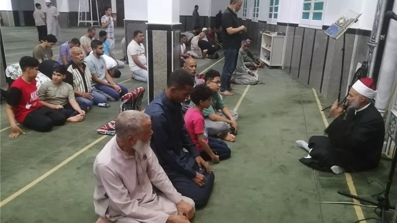 أوقاف السويس تنظم مجالس الفقه لمناقشة ضوابط استخدام الميديا وترسيخ الوعي 