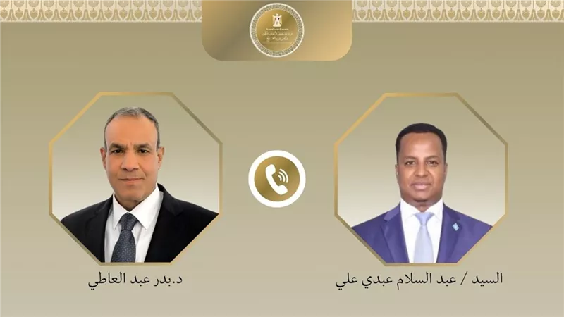 وزير الخارجية ونظيره الصومالي يبحثان تطورات الأوضاع في مقديشو