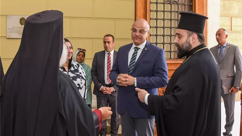 محافظ الإسكندرية يتفقد مشروع تطوير مدرسة 
