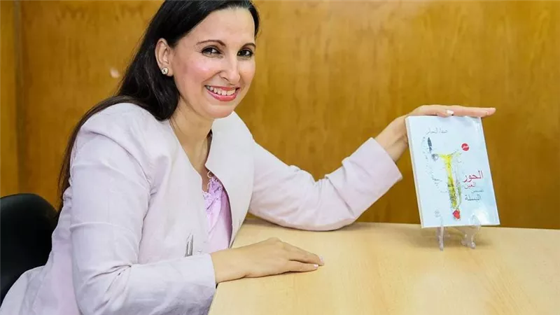 صفاء النجار تنتقد شعار المعارضة المصرية بأسلوب ساخر: «الاستقرار على الكرسي»  