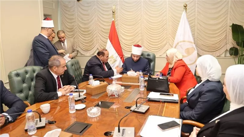 وزير الأوقاف يستقبل عددًا من النواب لبحث احتياجات المواطنين