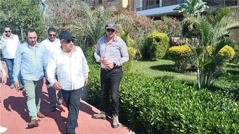 محافظ الدقهلية يتفقد شوارع جمصة والمنتجعات السياحية والحدائق