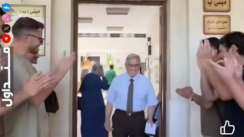 بعد إقامة ممر شرفي له بكلية الهندسية. من هو د. مصطفى المهندس؟