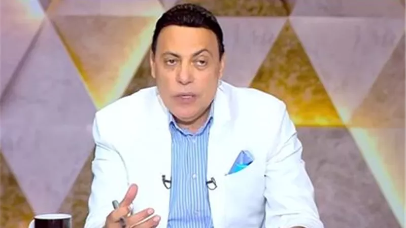 محمد الغيطي يهاجم سمير رجب بسبب عبد العزيز مخيون: «من أقذر ما قرأت في حياتي»