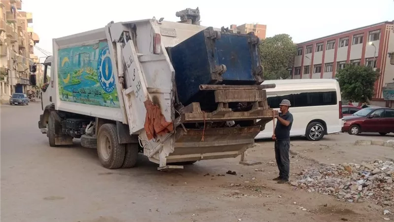 حي الجناين يواصل حملات النظافة ورفع المخلفات بعدد من القرى والمناطق التابعة له