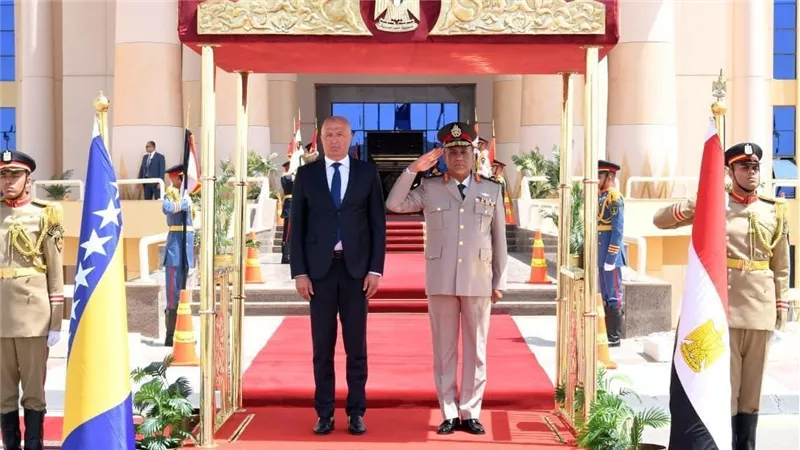وزير الدفاع يلتقي نائب رئيس مجلس الوزراء وزير دفاع البوسنة والهرسك