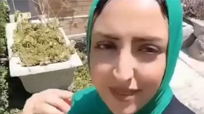 الأمن يفحص فيديو سيدة تسخر من زوجها المتوفى أمام قبره وتدفع أطفالها للدعاء عليه