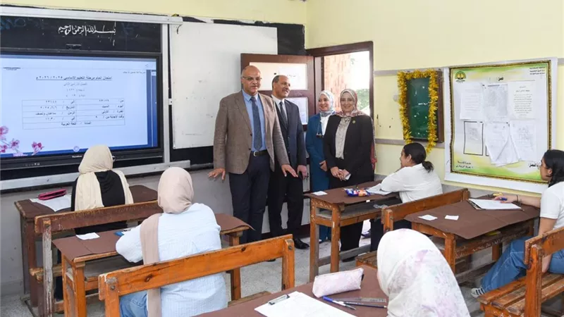 إيقاف معلمين وإحالتهما للتحقيق لتسريب امتحان الشهادة الإعدادية في الإسكندر