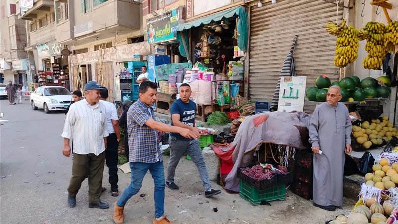 حملات مكثفة لإزالة التعديات والإشغالات المخالفة لإعادة الإنضباط بالشرقية