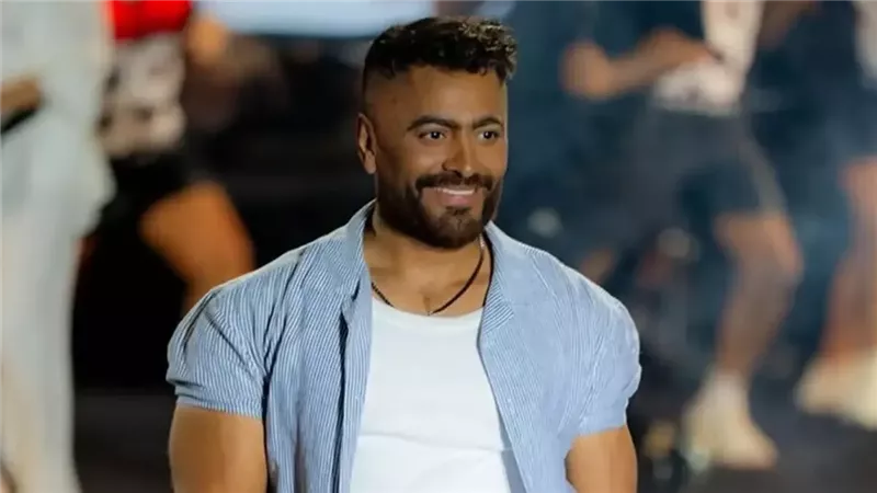 تامر حسني لـ فنان شاب: 