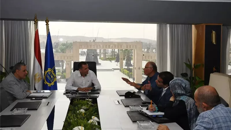 محافظ أسوان يتابع تطوير مسجد الطابية والمنطقة المحيطة لدعم السياحة العالمية
