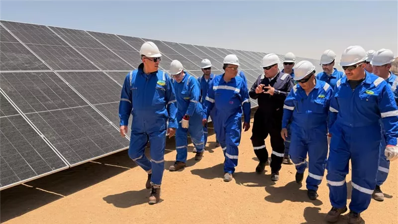 رئيس هيئة البترول يتفقد حقول شمال البحرية بالصحراء الغربية لمتابعة خطط الإنتاج