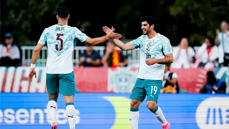 البرتغال يهزم تشيلي بثنائية وديًا استعدادًا لكأس العالم 2026
