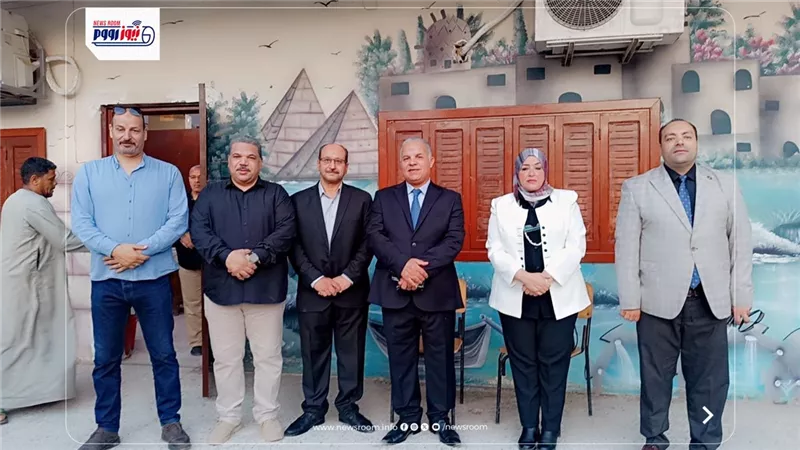 فجرًا من المطبعة السرية.. قبيصي يتابع تسليم أسئلة مادة اللغة الإنجليزية 