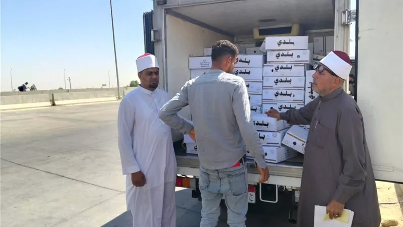 أوقاف السويس تبدأ تسليم أنصبة المضحين وتوفر خدمة التوصيل للمنازل بمشروع الصكوك
