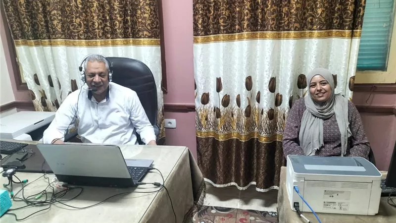 من داخل غرفة العمليات.. مدير طهطا التعليمية يتابع انتظام امتحانات الإعدادية