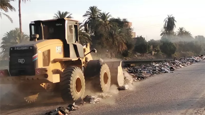 بتوجيهات محافظ قنا.. حملة نظافة مكبرة في قوص ترفع 100 طن مخلفات 
