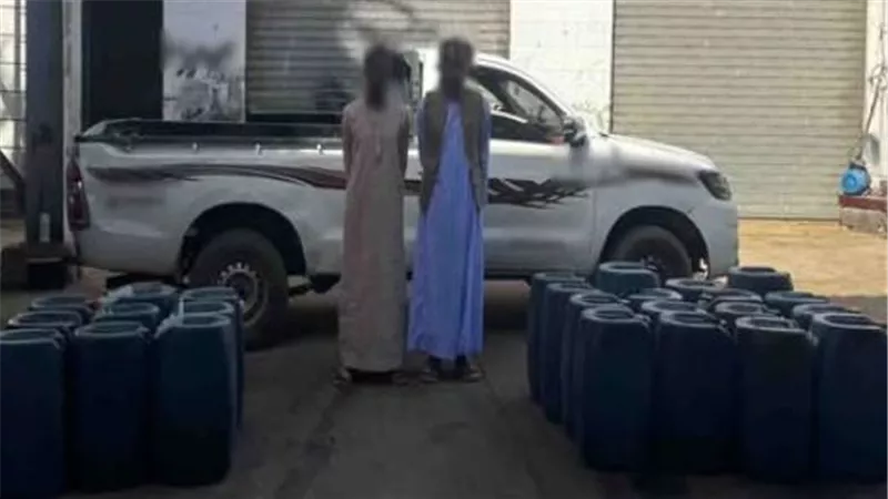 بحوزتهم طن سولار.. القبض على شخصين بأسوان لاتهامهم بتجميع المواد البترولية 