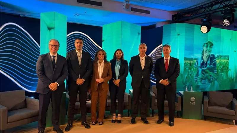 وزير الصناعة يبحث مع مسؤولي تركيا ونيجيريا والمغرب التعاون المشترك
