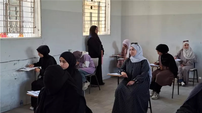 وفد شركة «جوال» الفلسطينية يزور المعاهد الأزهرية في غزة