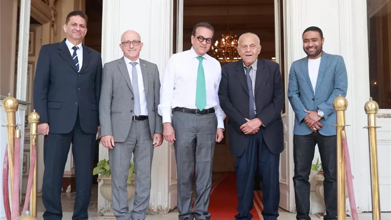 لإيجاد حلول مبتكرة لأمراض القلب في مصر.. وزير الصحة يستقبل السير مجدي يعقوب 