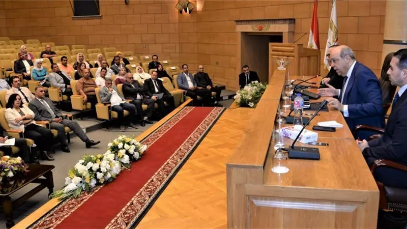وزارة الطيران تنظم الاجتماع الثاني للجنة القومية لمكافحة مخاطر الطيور والحياة 