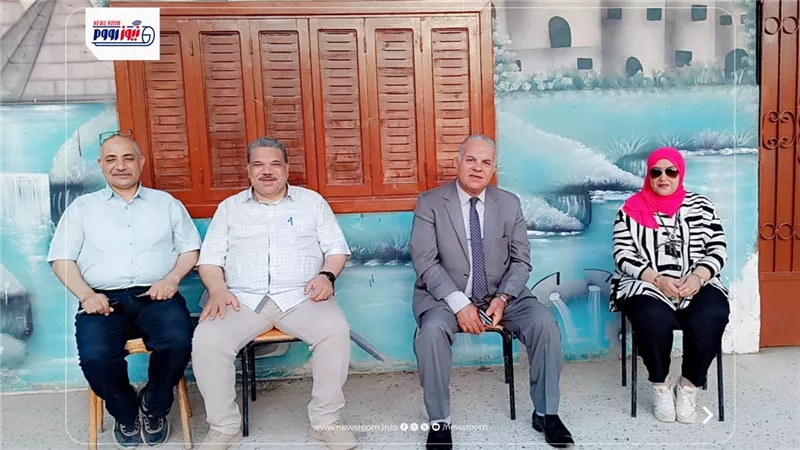 مدير تعليم الفيوم يشرف على تسليم أسئلة اليوم الثالث لأمتحانات الإعدادية 2026