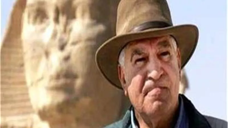 زاهي حواس يفتتح معرض توت عنخ آمون في باريس وسط إقبال جماهيري